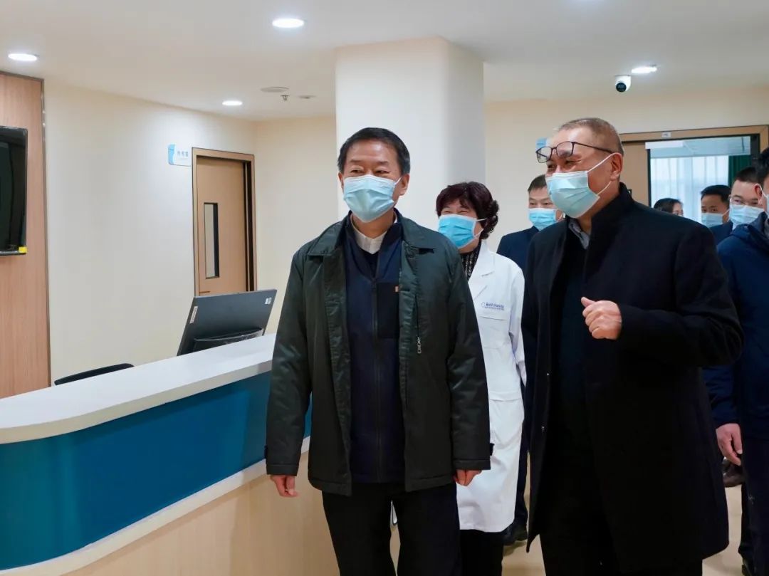 四川省尊龙凯时集团党委书记、董事长任丁率队赴锦弘集团调研